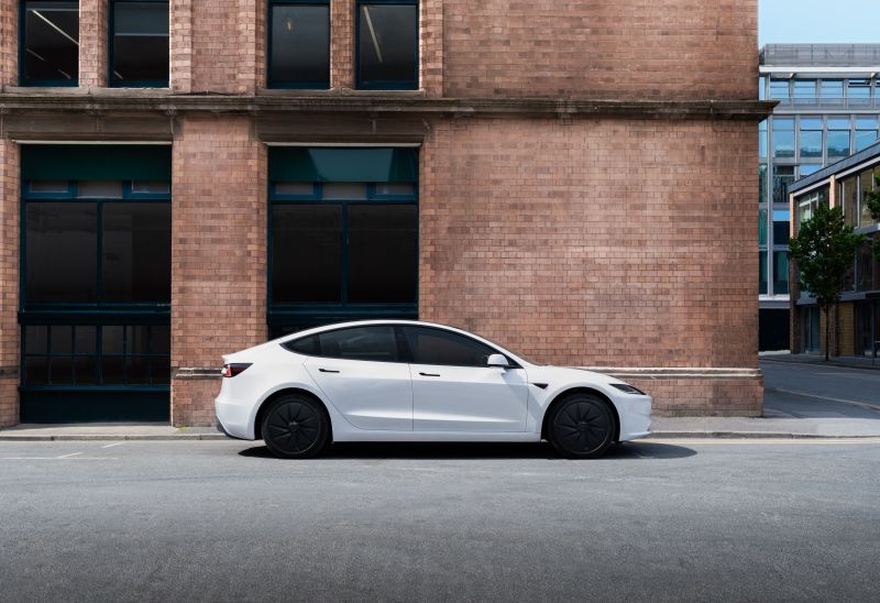 Tesla bringt KI-Assistent Grok in europäische Fahrzeuge