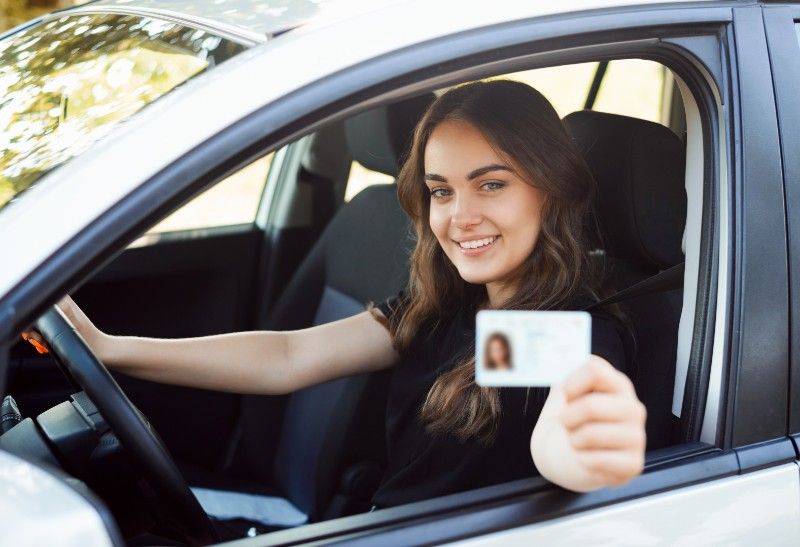 Analyse: Junge zahlen bis zu 145 Prozent mehr für die Autoversicherung