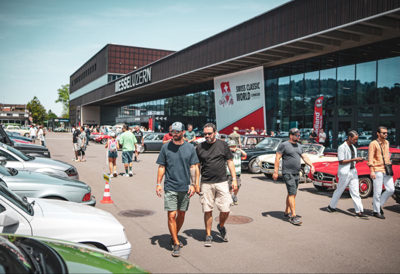 «SWISS CLASSIC WORLD» bewegt die Massen – und viele Autos 