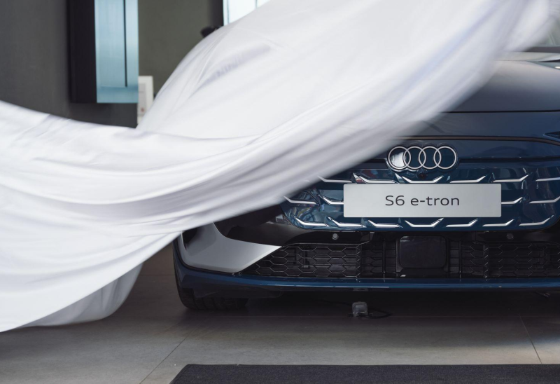   Schweizer Premiere des Audi S6 Avant e-tron im The Square