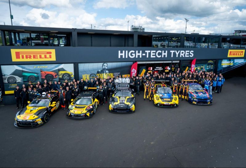 24-Stunden-Rennen am Nürburgring: Pirelli-bereifter Aston Martin fährt aufs Podest