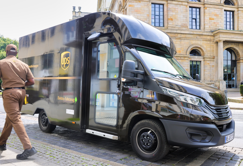 Iveco liefert 192 vollelektrische e-Daily an UPS - 4 davon für die Schweiz