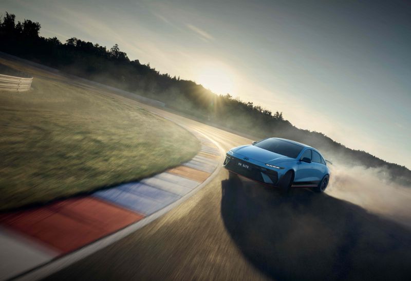 Hyundai IONIQ 6 N feiert Weltpremiere in Goodwood – Elektro-Performance auf neuem Niveau