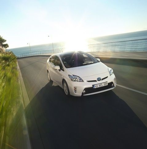   Toyota Prius: 15 Jahre an der Spitze innovativer Automobiltechnologie