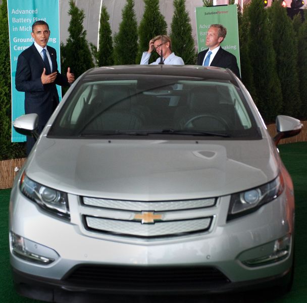 Obama nimmt Platz im Chevrolet Volt