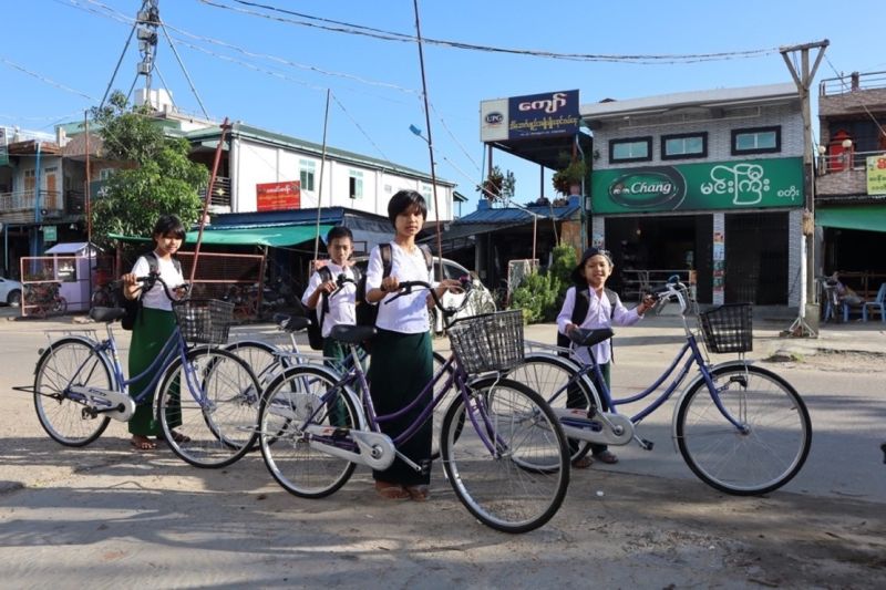 Krautli spendet Velos für Kinder in Myanmar