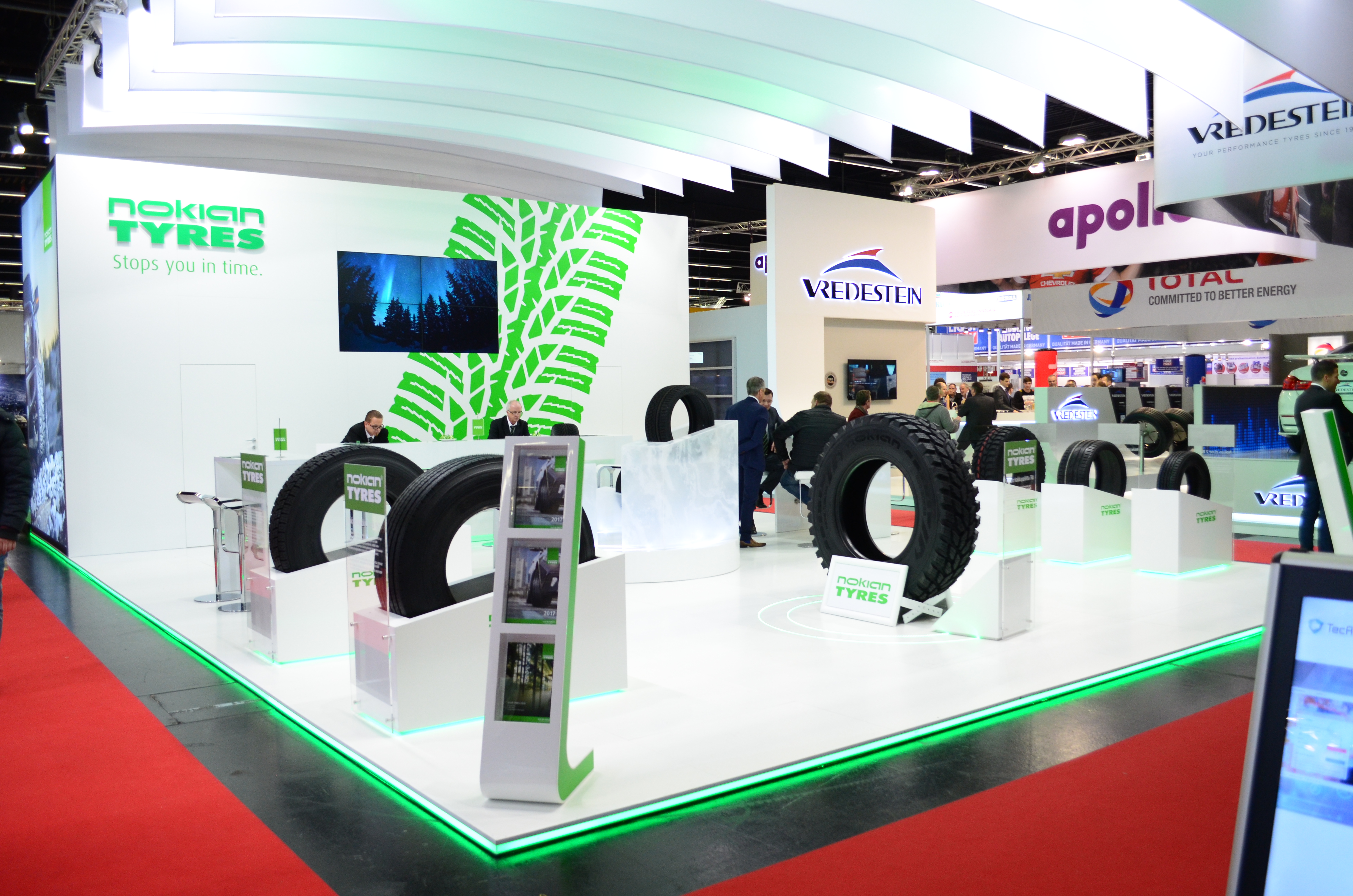 11855_Nokian_Stand.JPG